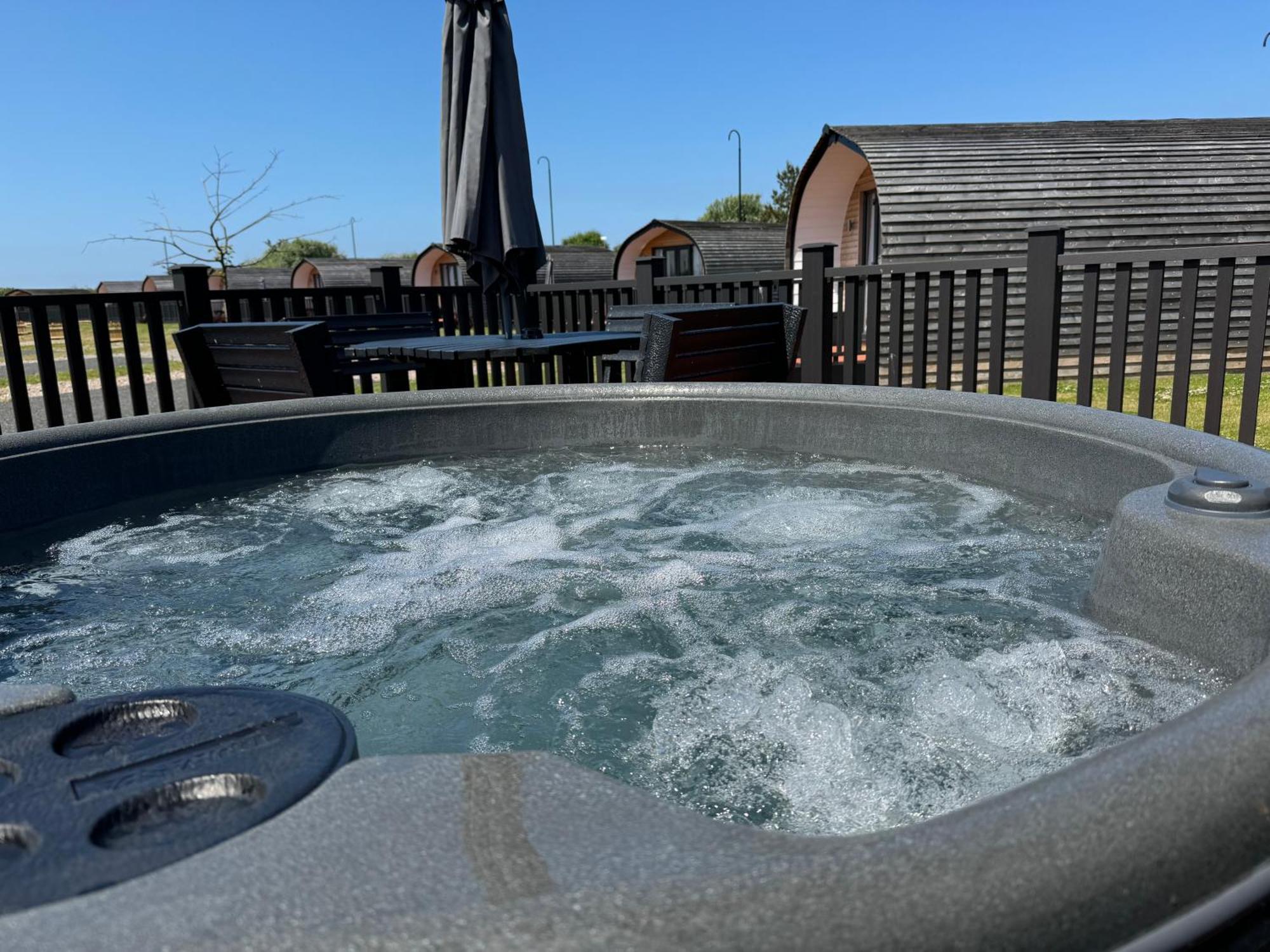 Отель Ffrith Beach Glamping With Hot Tub Престатин Экстерьер фото